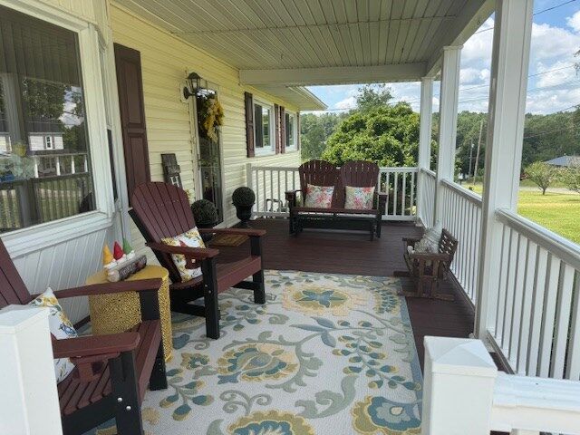 Property Photo:  1040 Broadway St.  OH 45692 