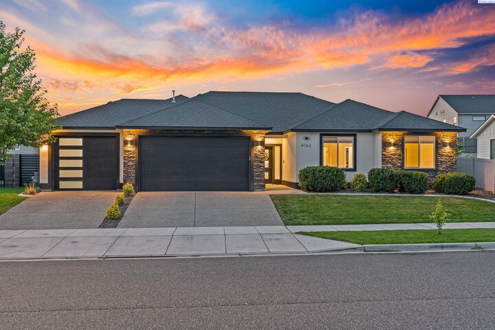 Property Photo: 4762 McEwan Dr WA 99352