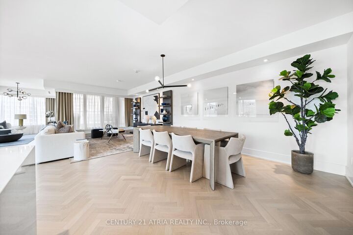 Photo de la propriété:  455 Wellington Street W 810  ON M5J 2R2 