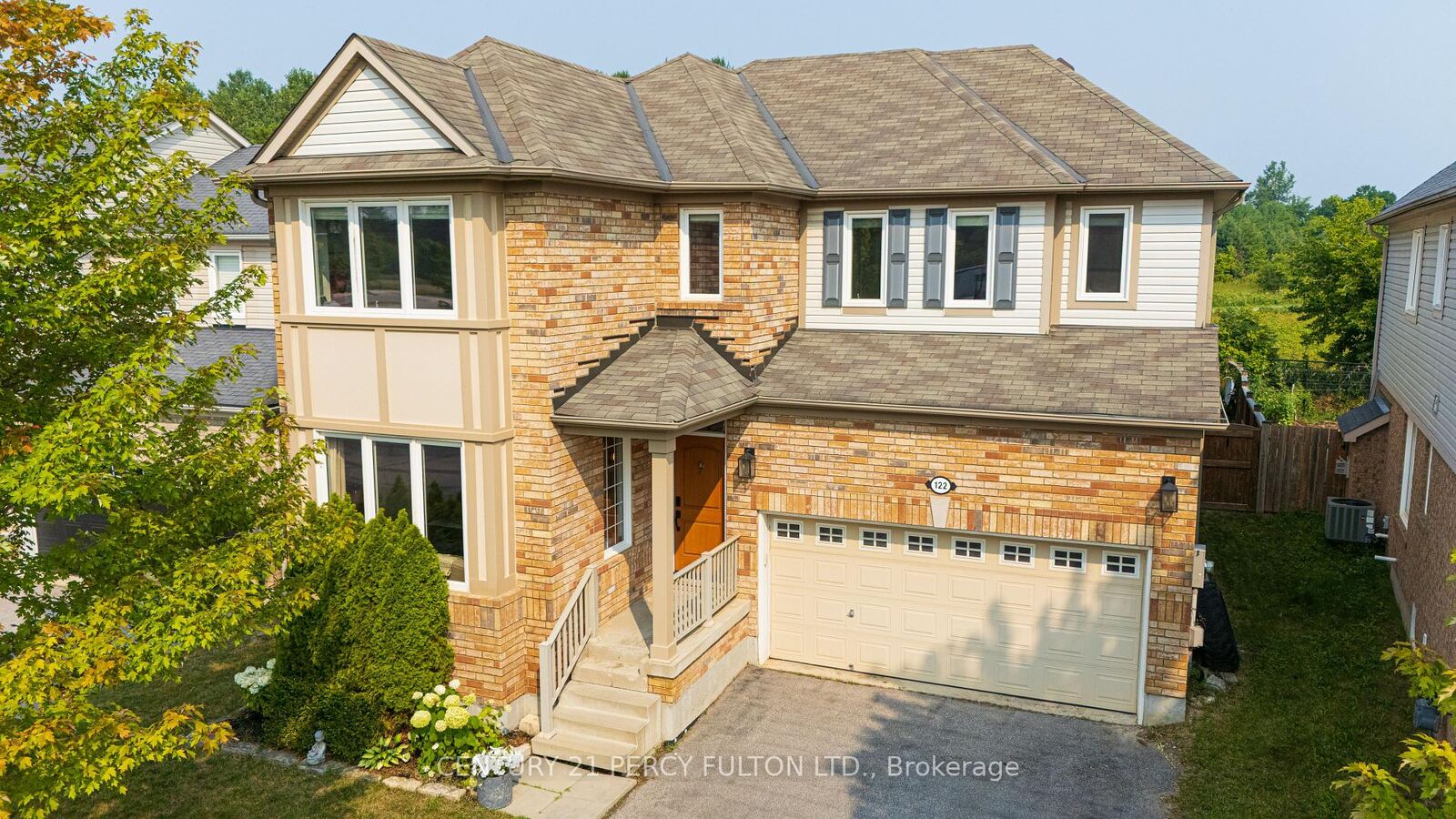 Property Photo:  122 John W Taylor Avenue  ON L9R 0E7 