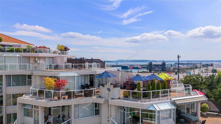 Property Photo: 158 Promenade Dr 502 BC V9R 6M7