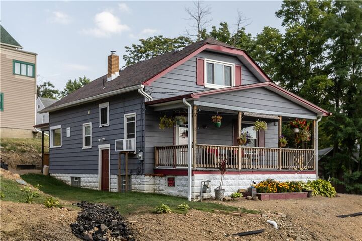 Property Photo: 2108 Woodmont Ave PA 15068