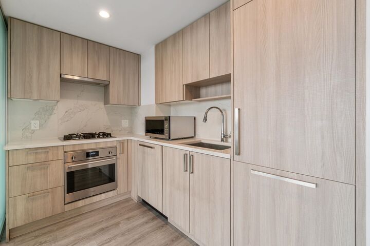 Property Photo:  13350 Central Avenue 1112  BC V3T 0S1 