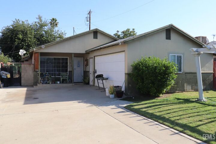 208 Churchill Drive  Bakersfield CA 93307 photo