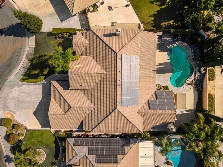 Property Photo: 11224 Bright Water Way CA 93311
