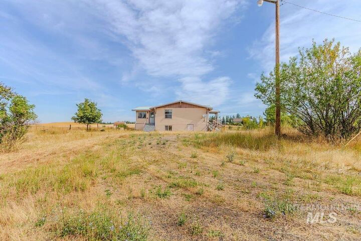 Property Photo:  255 Three Bear Road  ID 83537
