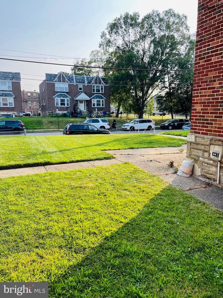 Property Photo: 1033 Longshore Avenue PA 19111