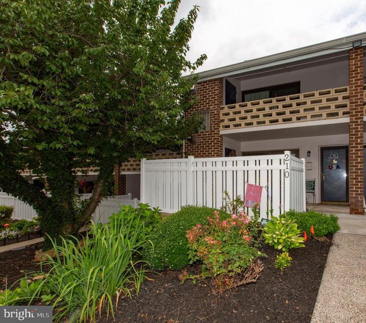 210 Stony Way  Norristown PA 19403 photo