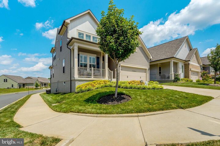 Property Photo: 6852 Gerber Daisy Lane VA 20169