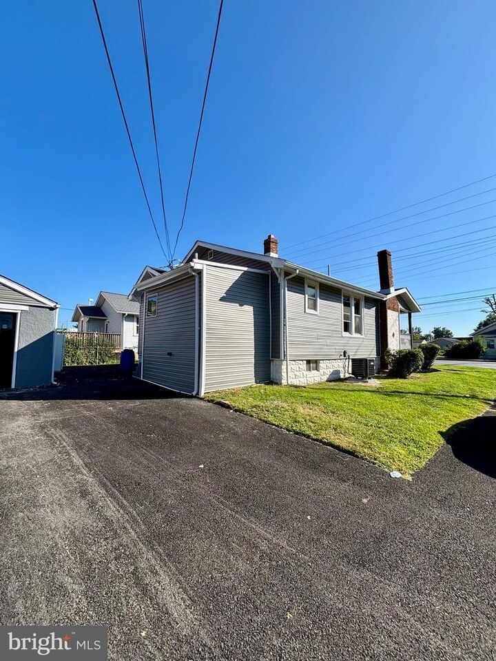 Property Photo: 1217 Newport Gap Pike DE 19804