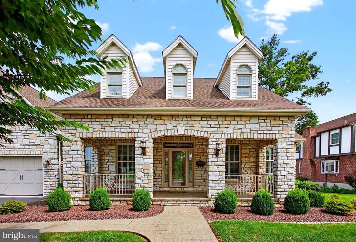 481 E Elmwood Avenue  Mechanicsburg PA 17055 photo