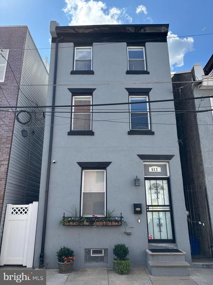 532 E Cabot Street  Philadelphia PA 19125 photo