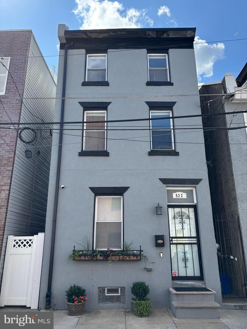 Property Photo: 532 E Cabot Street PA 19125