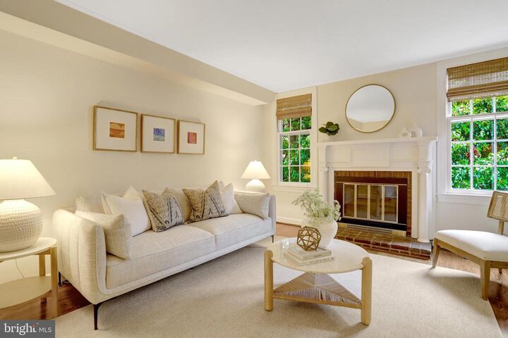Property Photo: 516 Gibbon Street VA 22314