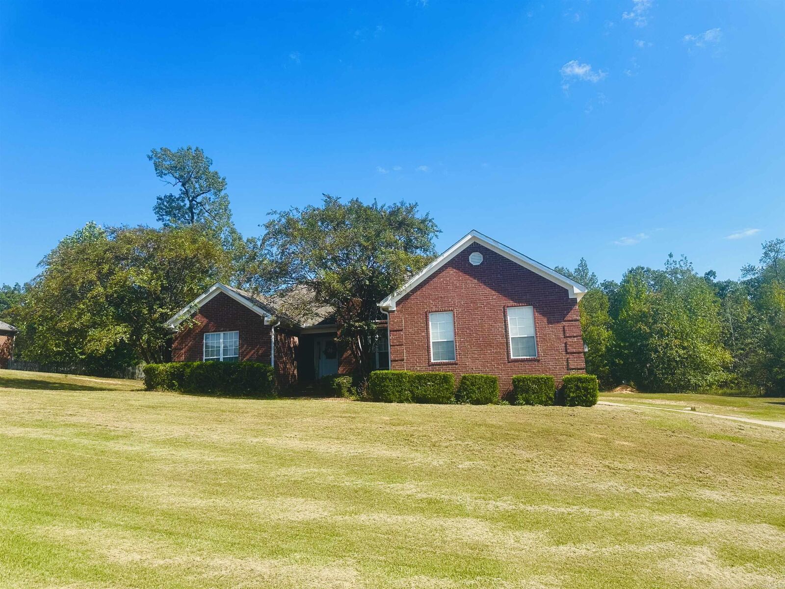 Property Photo:  1528 Brookshire Dr  AR 72019