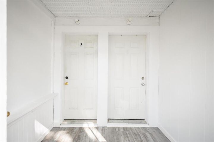 Property Photo:  401 St John'S Avenue  MB R2W 1H5 