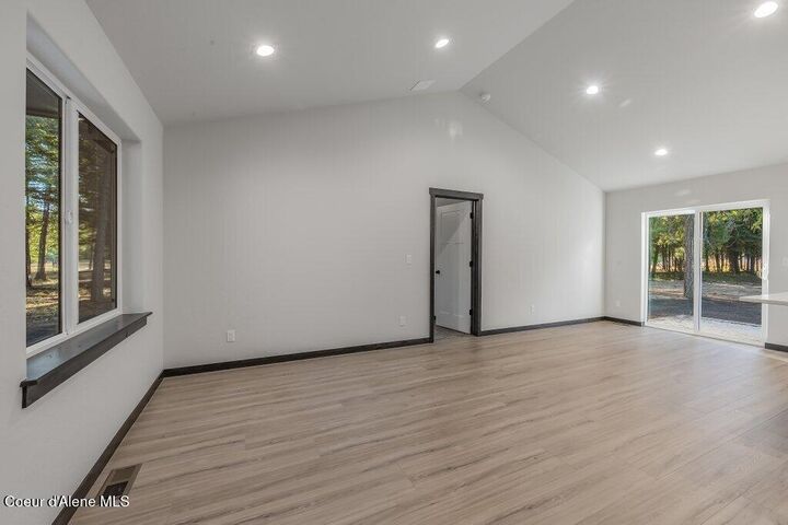 Property Photo:  69 Mohawk Drive  ID 83801