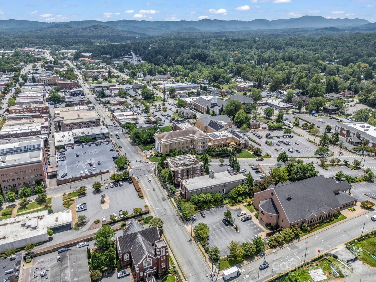 Property Photo:  203 6th Avenue W 1B  NC 28739 