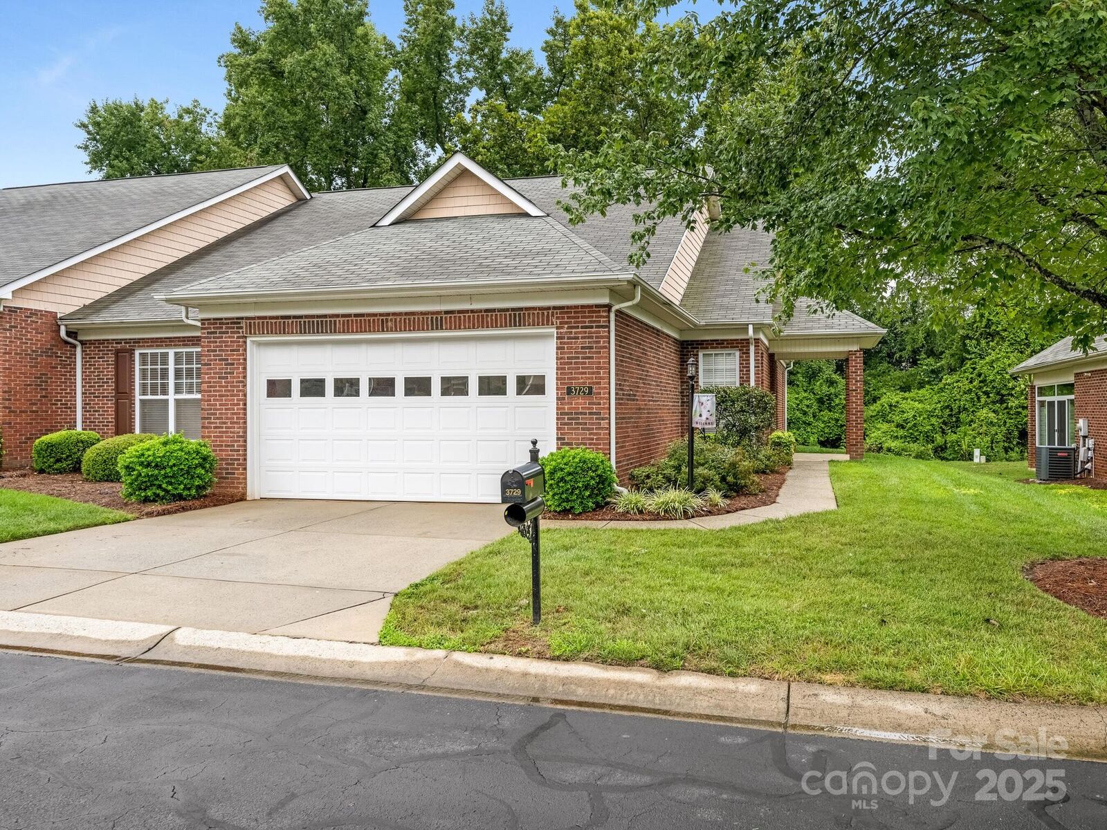 Property Photo:  3729 Oak View Court  NC 28105 