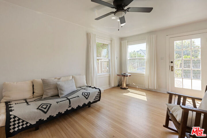 Property Photo:  4015 Shelburn Ct  CA 90065 