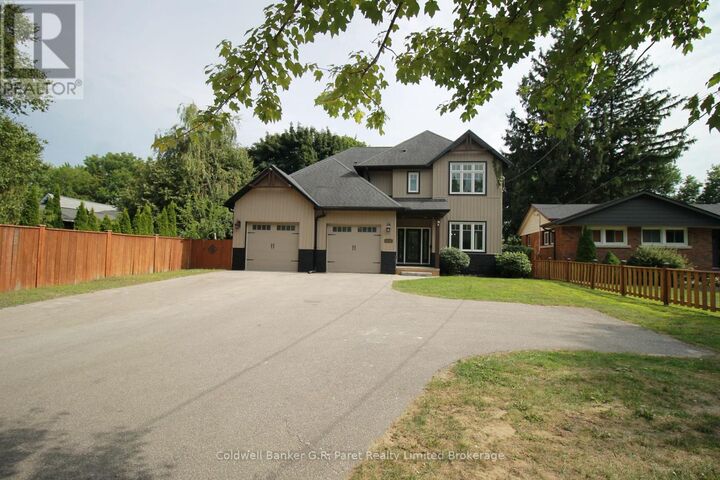 Property Photo:  138A Victoria Street  ON N3Y 1L8 