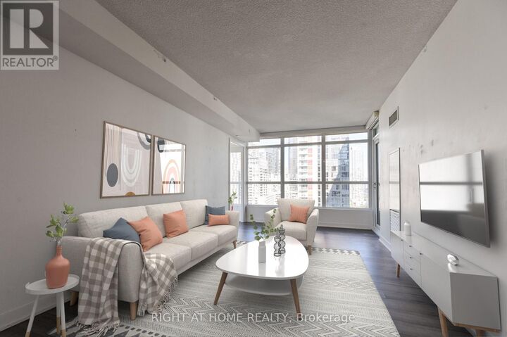 Property Photo:  80 Queens Wharf Road 1806  ON M5V 0J3 