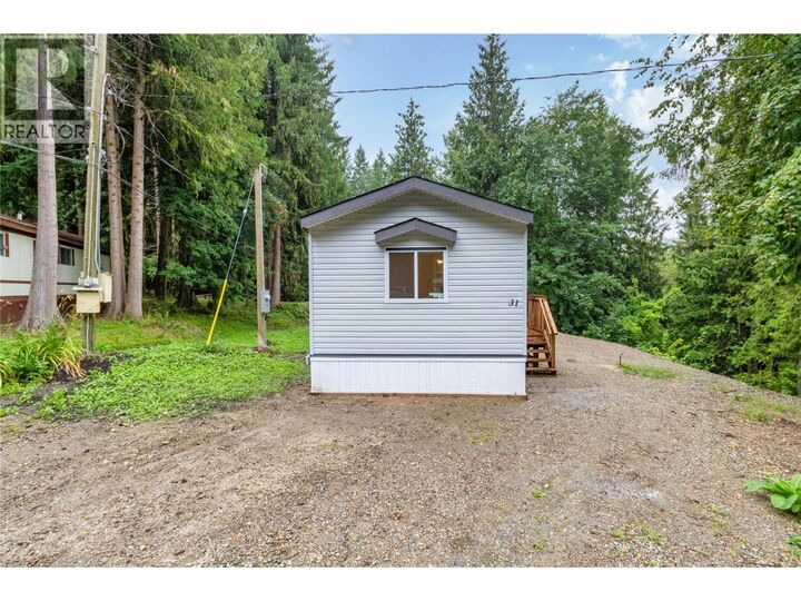 Property Photo:  5161 63rd Avenue Northeast 31  BC V0E 1K0 