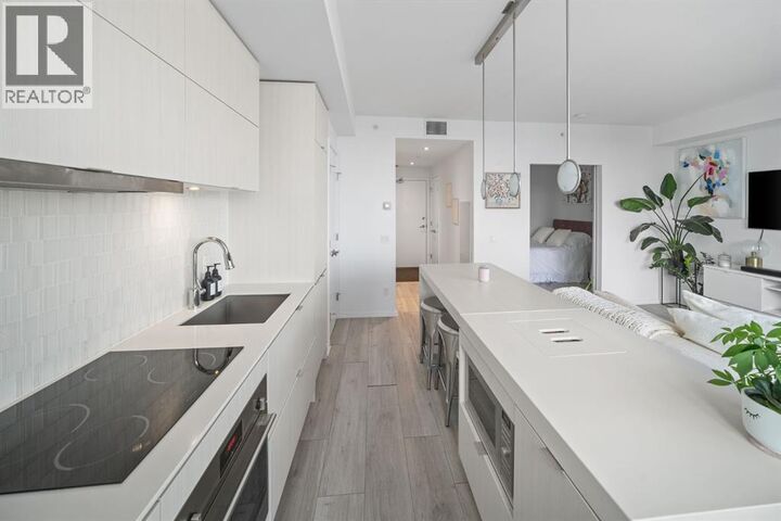 Property Photo: 615 6 Avenue Southeast AB T2G 1S2