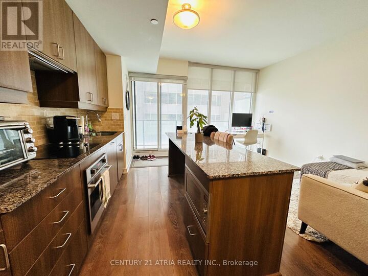 Property Photo:  426 University Avenue 1807  ON M5G 1S9 