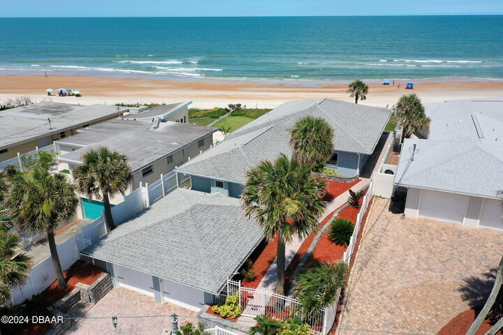 Property Photo: 1800 N Atlantic Avenue FL 32118