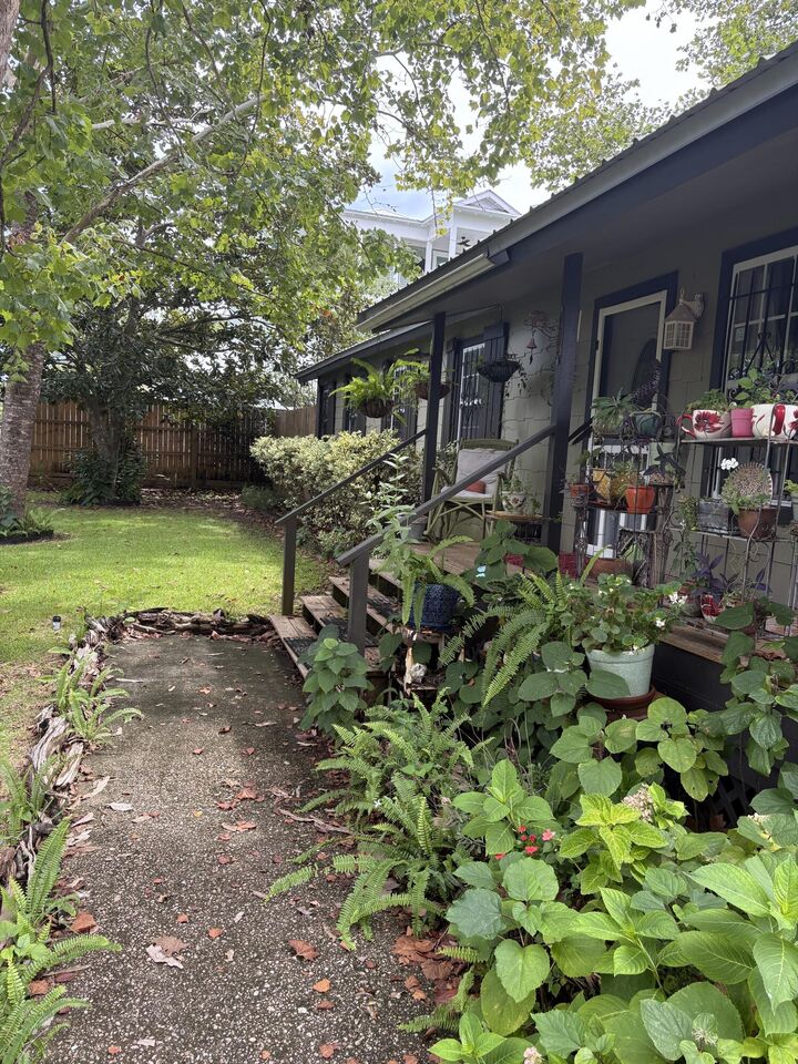 Property Photo: 335 Acacia Street FL 32459