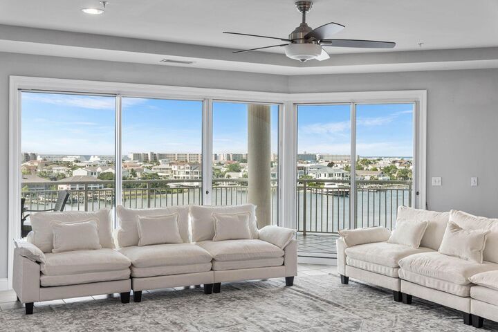 Property Photo: 662 Harbor Boulevard Unit 550 FL 32541
