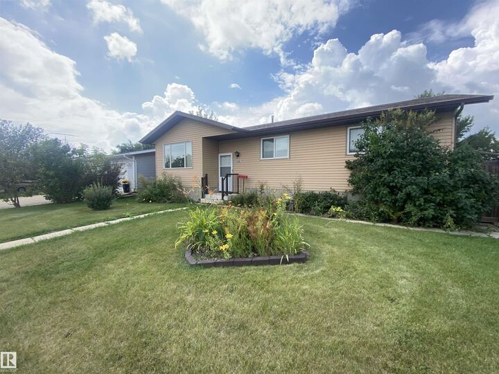 5918 52  Vegreville AB T9C 1J1 photo