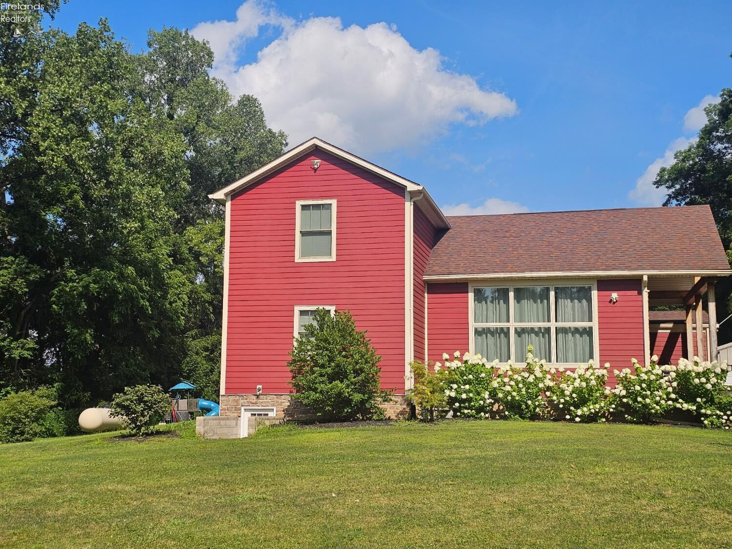 Property Photo:  1064 N New State Road  OH 44857 