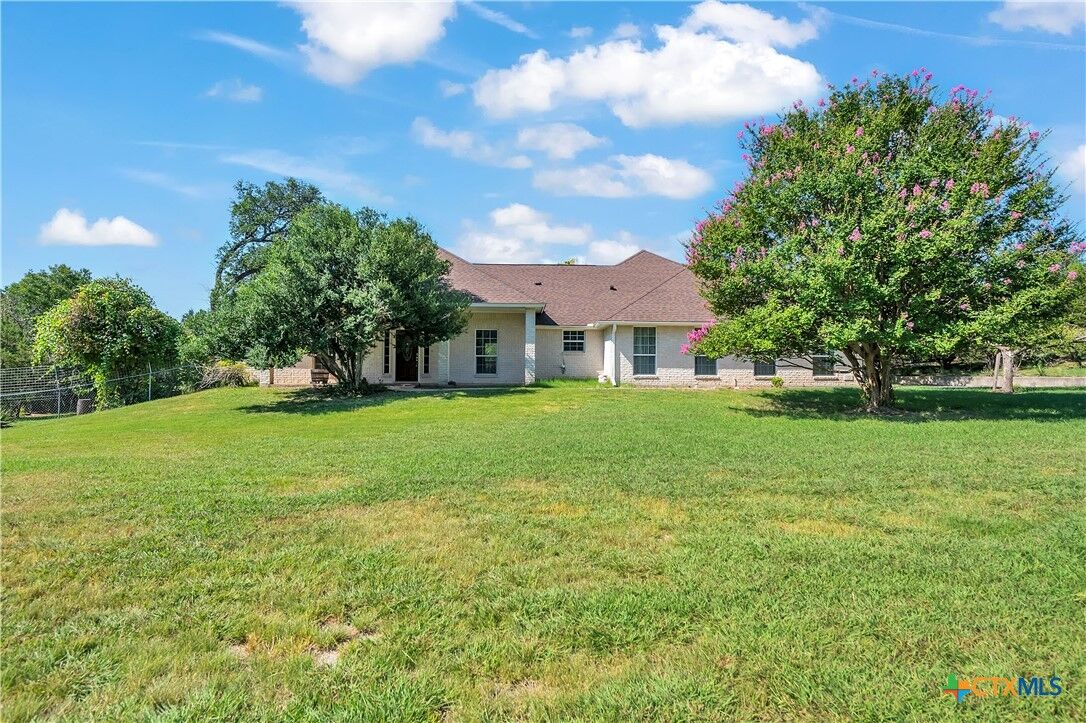 Property Photo: 602 Antelope Lane TX 76550