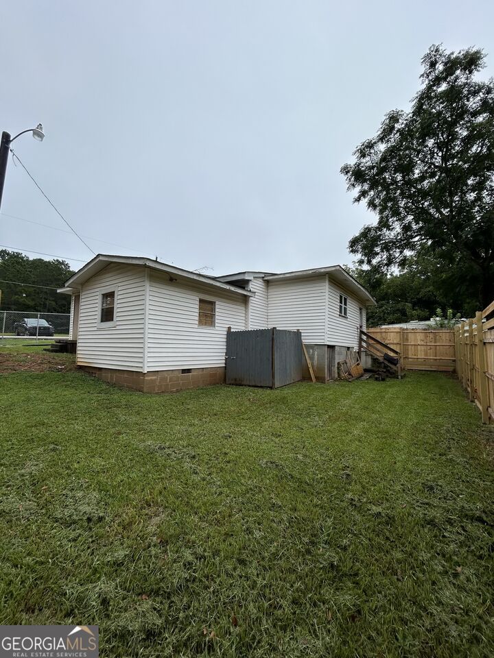 Property Photo: 2412 16th Avenue SW AL 36863