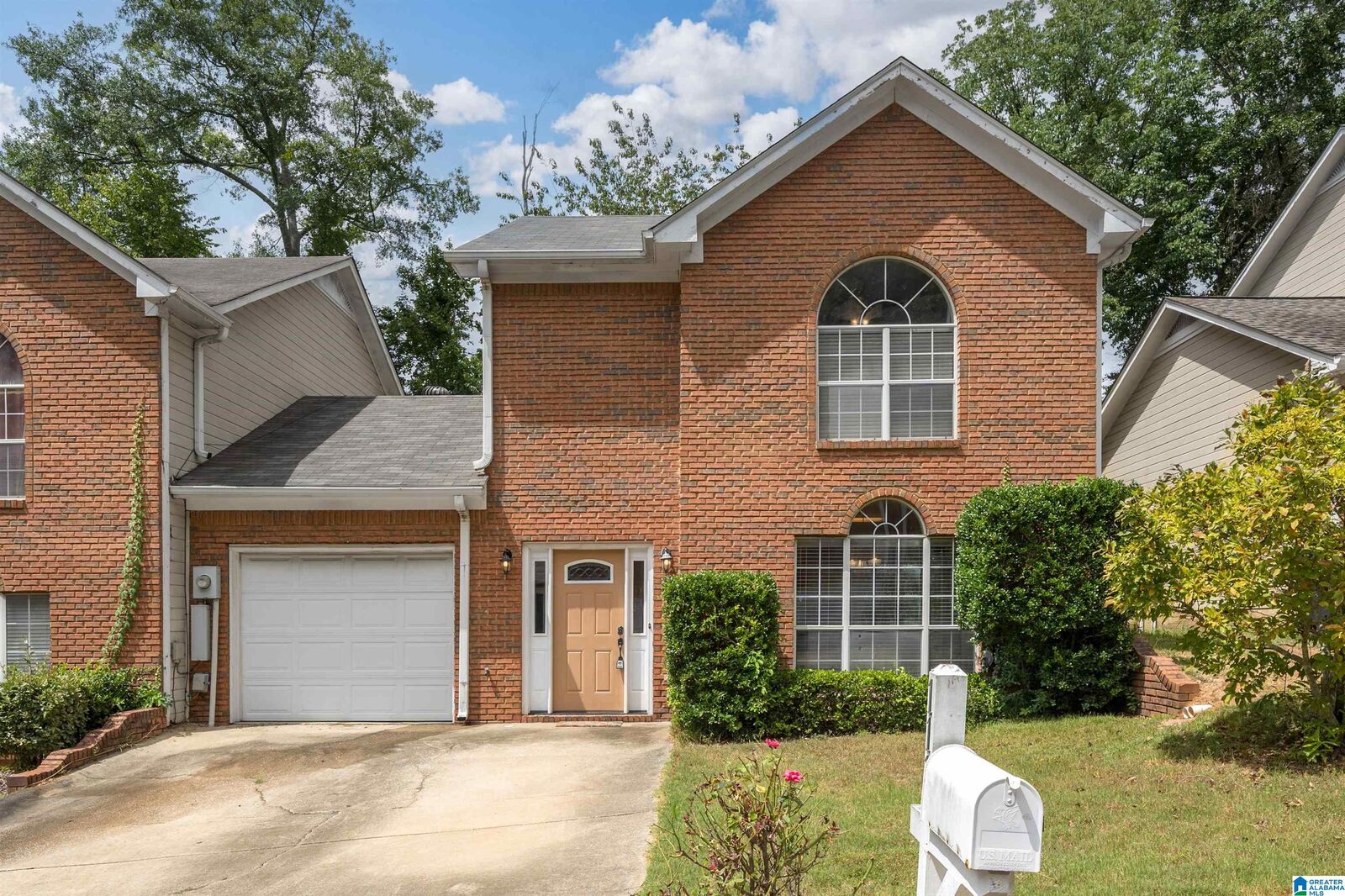 Property Photo: 111 Windsor Ridge Drive AL 35124