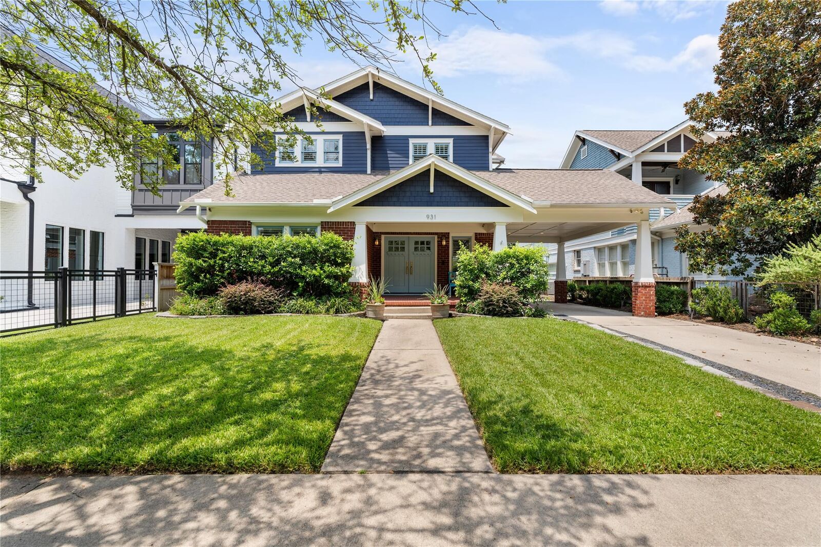 Property Photo:  931 Redan Street  TX 77009 