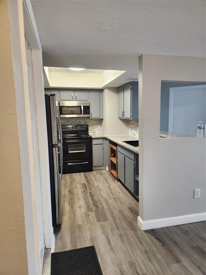 Property Photo: 2818 S Bartell Drive 35 TX 77054