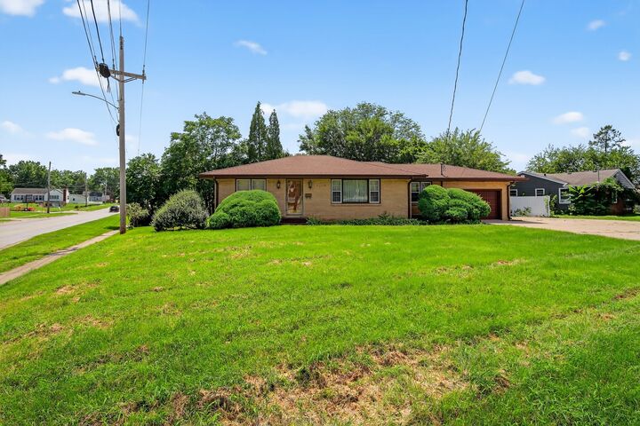 Property Photo:  7204 Douglas Avenue  IA 50322 