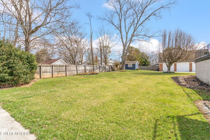 Property Photo: 608 E Grinnell Circle TN 37924