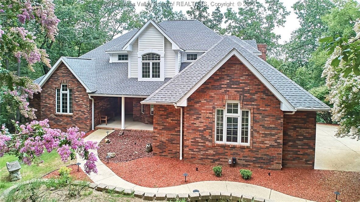 Property Photo: 320 Tea Table Road WV 25143