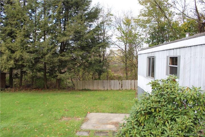 Property Photo: 16 Tanglewood Park Drive NY 12542