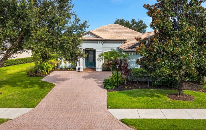 Property Photo:  14261 Sundial Place  FL 34202 