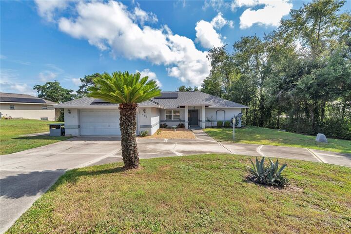 Property Photo: 481 NE 151st Terrace FL 32696