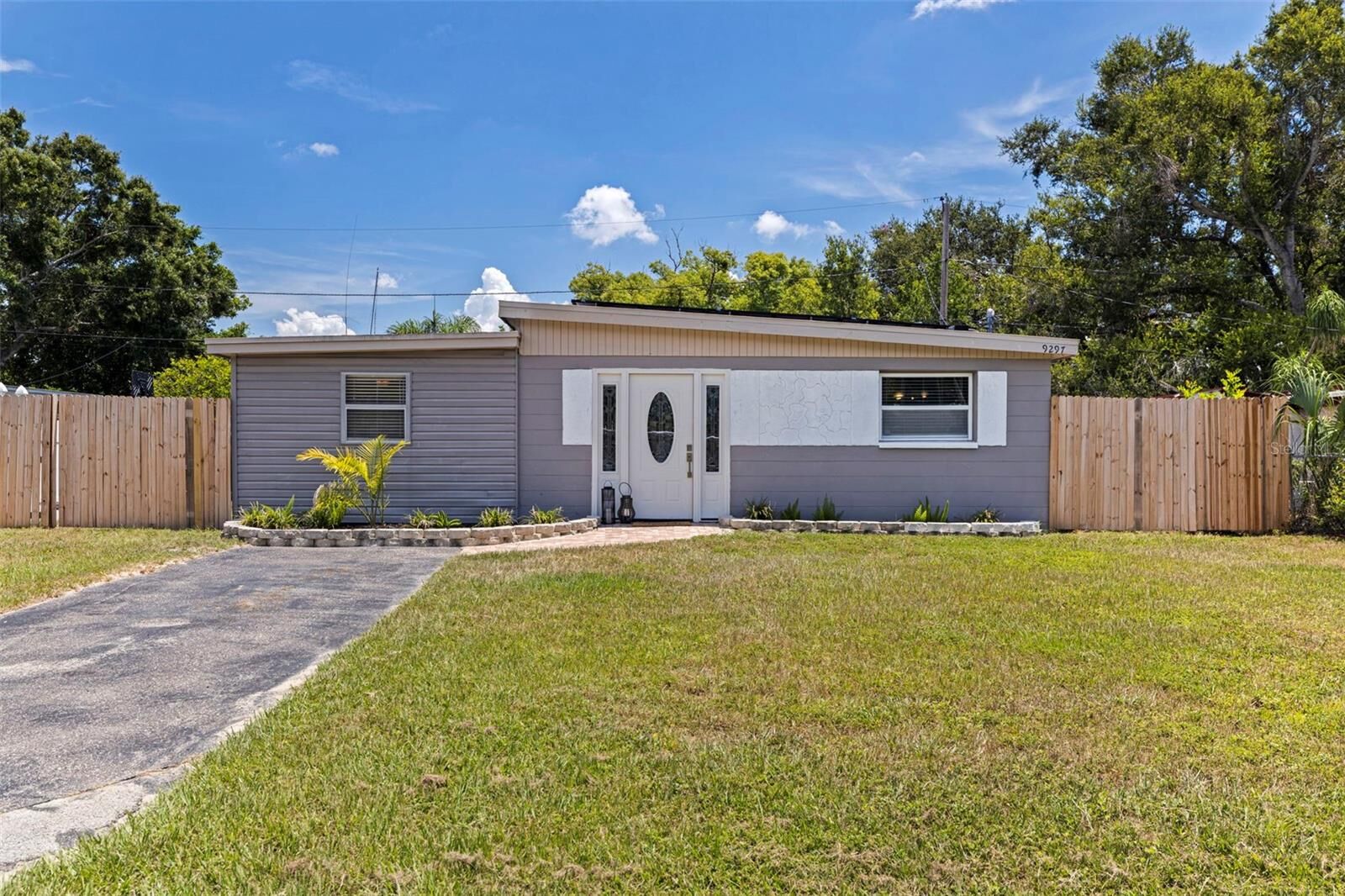 Property Photo:  9297 84th Street  FL 33777 