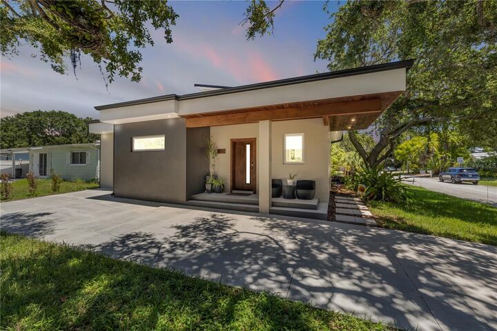 Property Photo:  3211 Saxon Drive  FL 32169 
