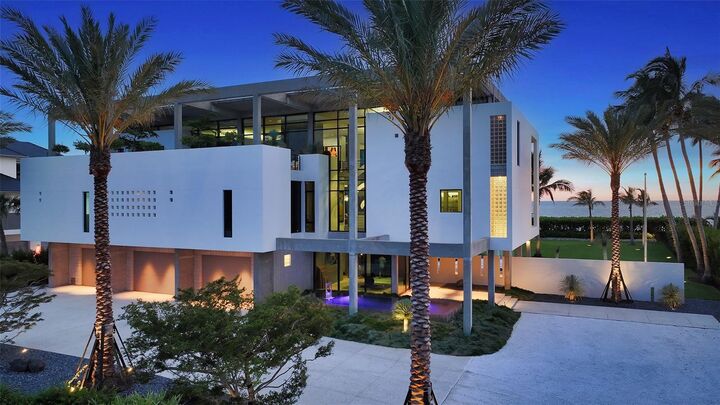 8250 Sanderling Road  Sarasota FL 34242 photo