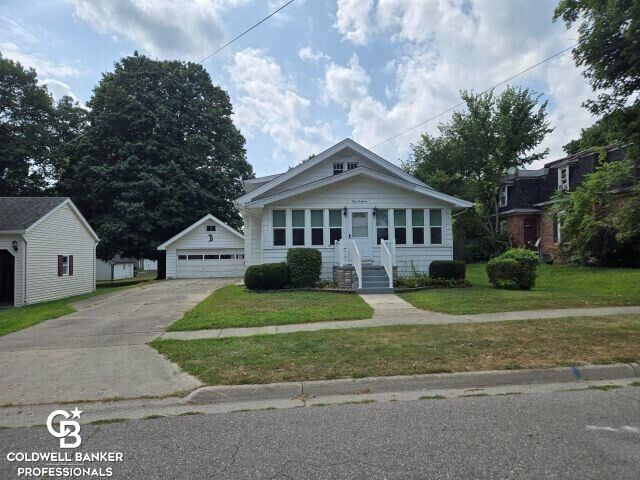 Property Photo: 307 Mary Street MI 48097