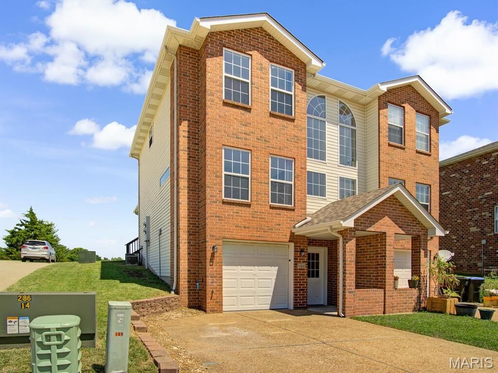 Property Photo:  106 Empson Drive  IL 62295 
